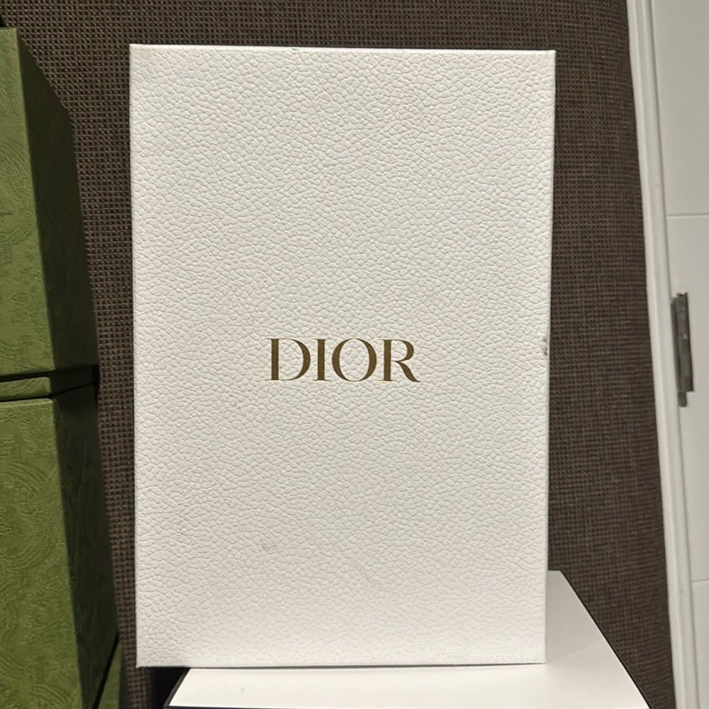 Dior box